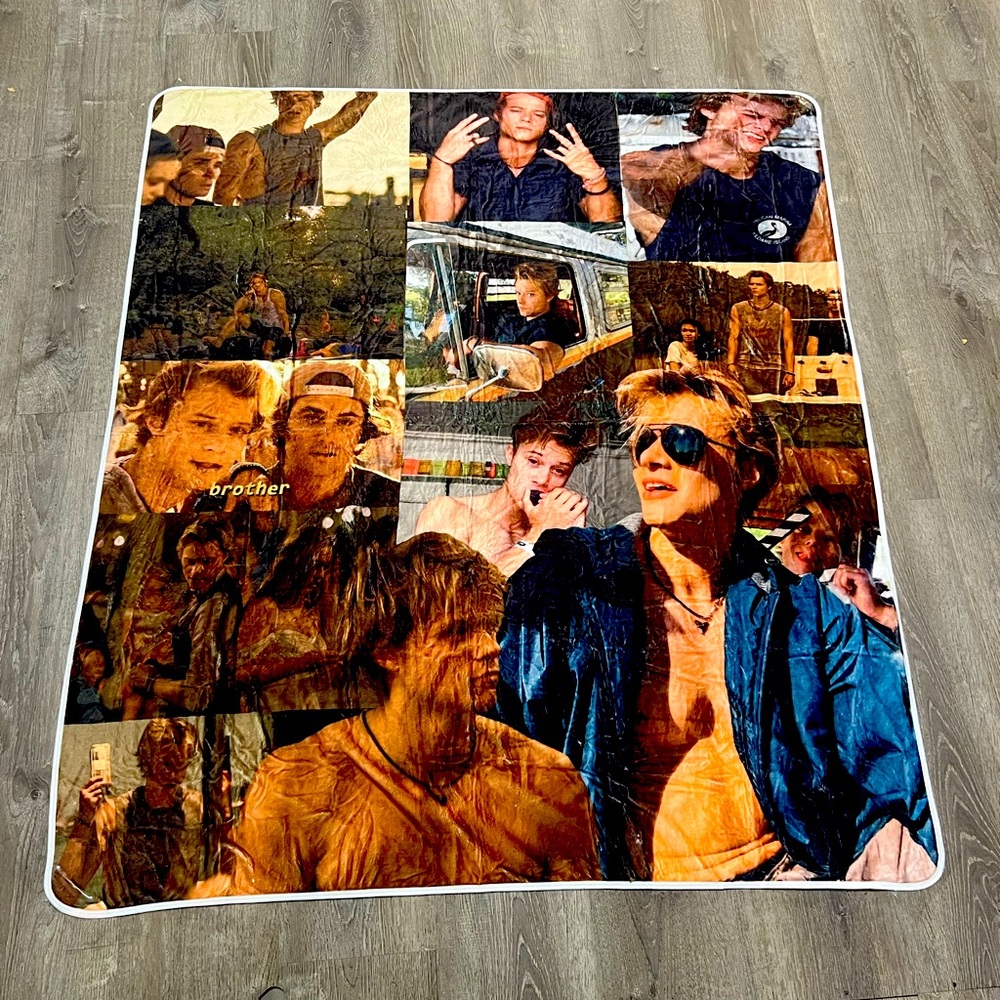 Outer banks premium soft fleece blanket